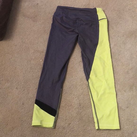 Grey / Neon Green Capri Workout Leggings - Picture 6 of 8